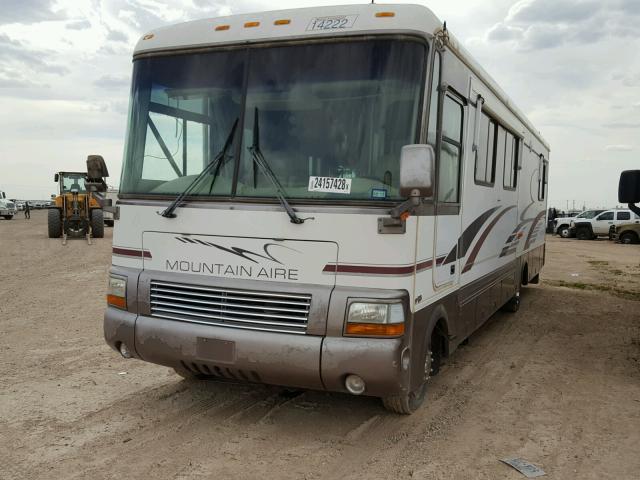 3FCNF53S0XJA01432 - 1999 FORD MH STRIPPE WHITE photo 2