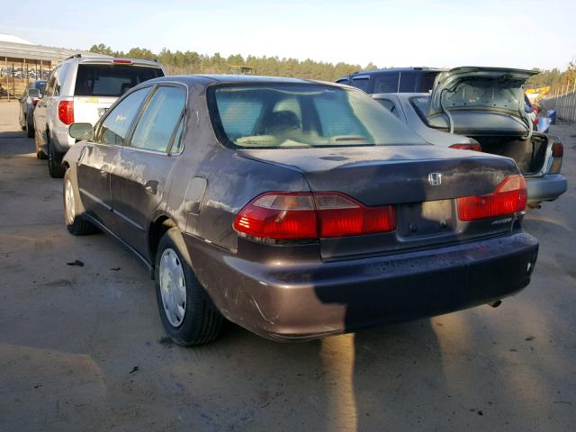 1HGCG5641WA113539 - 1998 HONDA ACCORD LX GRAY photo 3