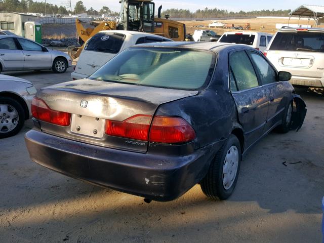 1HGCG5641WA113539 - 1998 HONDA ACCORD LX GRAY photo 4