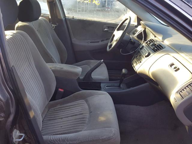 1HGCG5641WA113539 - 1998 HONDA ACCORD LX GRAY photo 5