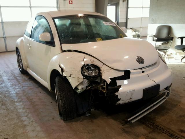 3VWBB61C8WM007330 - 1998 VOLKSWAGEN NEW BEETLE 白色 照片 1