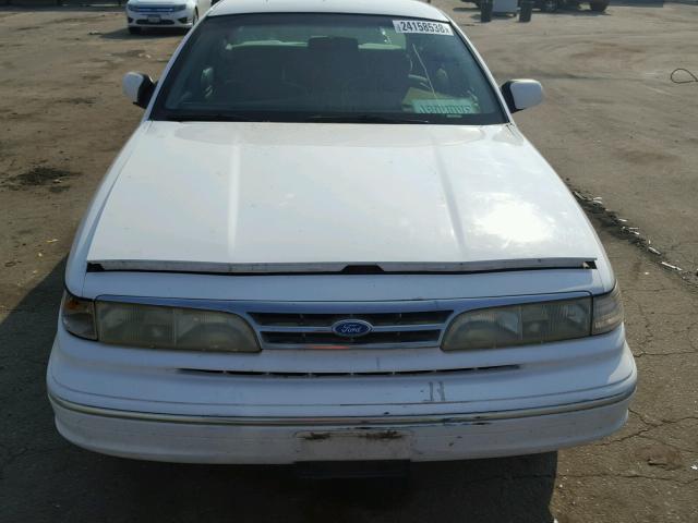 2FALP73W3VX168635 - 1997 FORD CROWN VICT WHITE photo 9