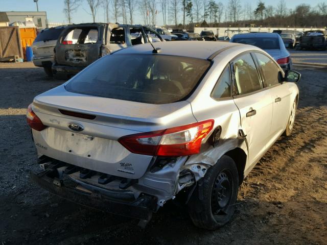 1FADP3E22EL116675 - 2014 FORD FOCUS S SILVER photo 4