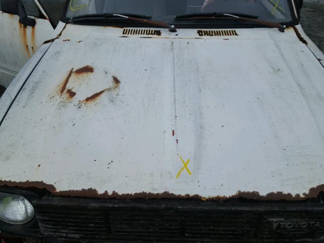 JT4RN34R6B0013082 - 1981 TOYOTA PICKUP 1/2 WHITE photo 7