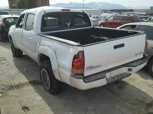 5TELU42N47Z344961 - 2007 TOYOTA TACOMA DOU WHITE photo 3