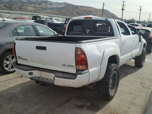 5TELU42N47Z344961 - 2007 TOYOTA TACOMA DOU WHITE photo 4