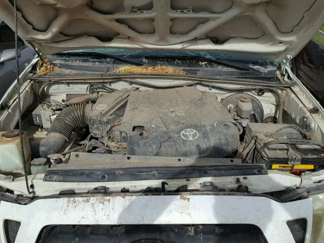 5TELU42N47Z344961 - 2007 TOYOTA TACOMA DOU WHITE photo 7