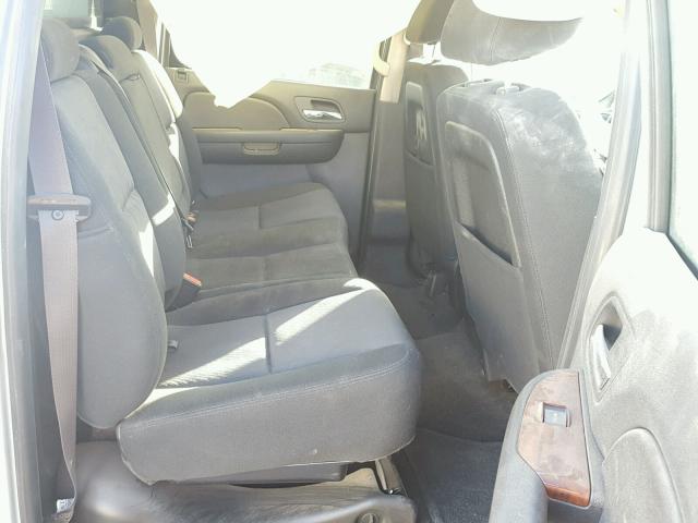 3GNMCEE00DG364023 - 2013 CHEVROLET AVALANCHE SILVER photo 6