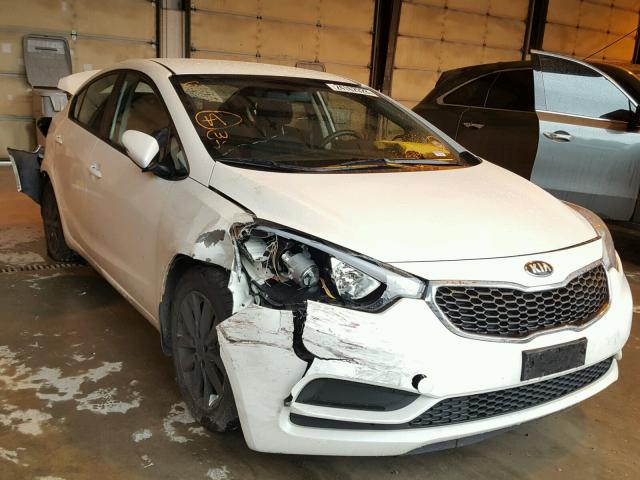 KNAFX4A65G5595079 - 2016 KIA FORTE LX WHITE photo 1