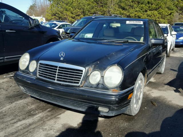 WDBJF55F3TJ005297 - 1996 MERCEDES-BENZ E 320 BLACK photo 2