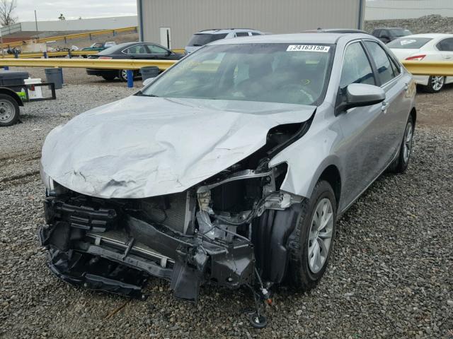 4T1BF1FK4GU135311 - 2016 TOYOTA CAMRY LE SILVER photo 2