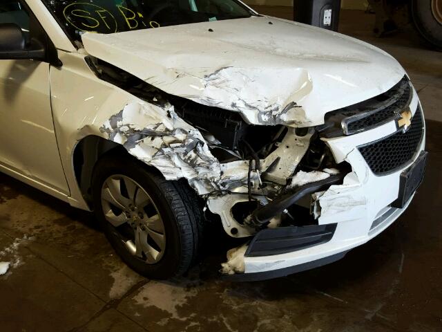 1G1PA5SG2E7336095 - 2014 CHEVROLET CRUZE LS WHITE photo 9