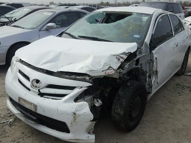 2T1BU4EE3DC088515 - 2013 TOYOTA COROLLA BA WHITE photo 2