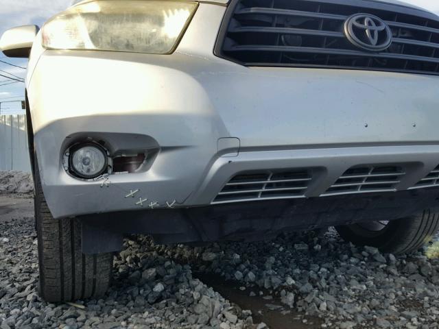 JTEES43AX82066143 - 2008 TOYOTA HIGHLANDER SILVER photo 9