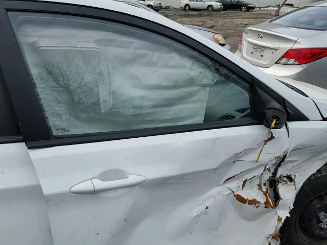 KMHCT4AE6GU124939 - 2016 HYUNDAI ACCENT SE WHITE photo 5