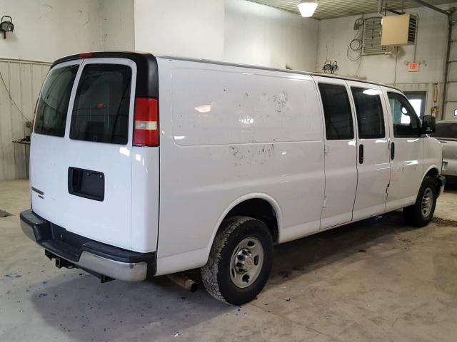 1GCZGUCG4C1160772 - 2012 CHEVROLET EXPRESS G3 WHITE photo 4