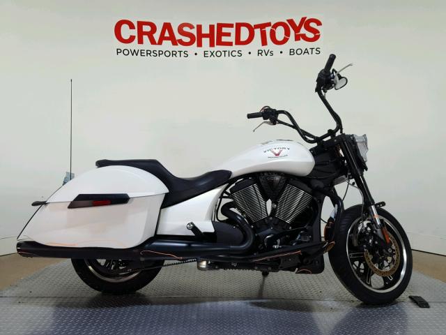 5VPDB36N5G3046904 - 2016 VICTORY MOTORCYCLES CROSS COUN WHITE photo 1