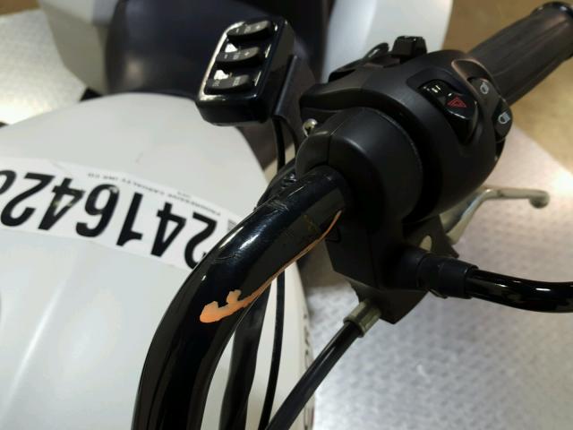 5VPDB36N5G3046904 - 2016 VICTORY MOTORCYCLES CROSS COUN WHITE photo 13