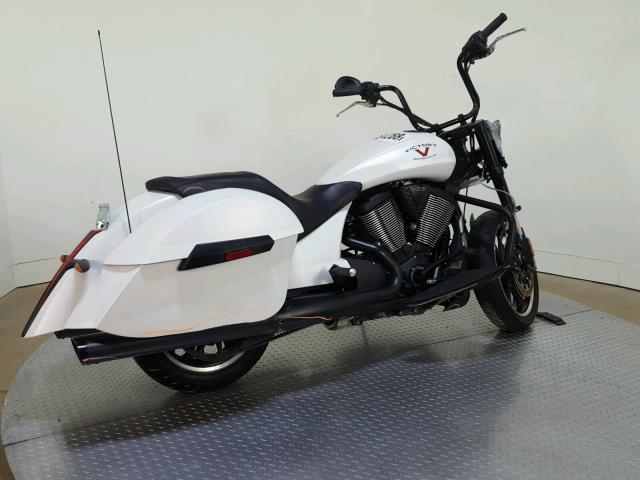 5VPDB36N5G3046904 - 2016 VICTORY MOTORCYCLES CROSS COUN WHITE photo 8
