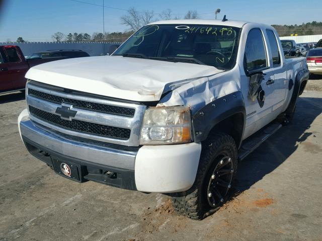 1GCEC19JX8Z209543 - 2008 CHEVROLET SILVERADO WHITE photo 2