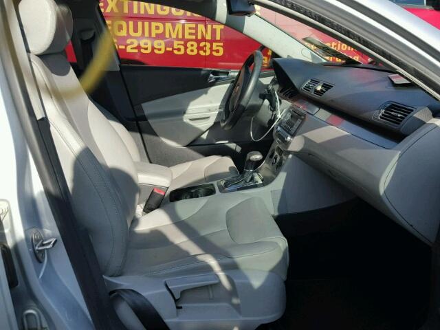 WVWAK73CX6E056178 - 2006 VOLKSWAGEN PASSAT SILVER photo 5