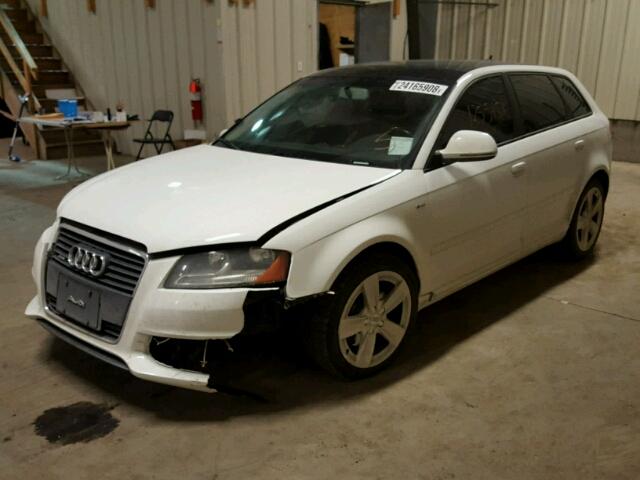 WAUKF68P19A071711 - 2009 AUDI A3 2.0T QU WHITE photo 2