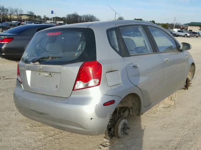 KL1TD62615B341528 - 2005 CHEVROLET AVEO BASE SILVER photo 4