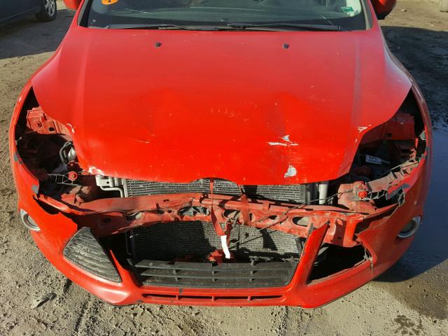 1FAHP3H22CL155938 - 2012 FORD FOCUS SEL RED photo 9