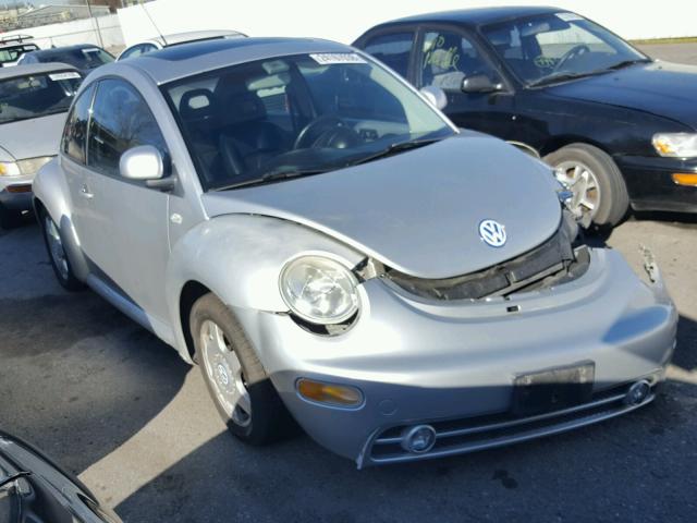 3VWDD21C9YM411672 - 2000 VOLKSWAGEN NEW BEETLE SILVER photo 1