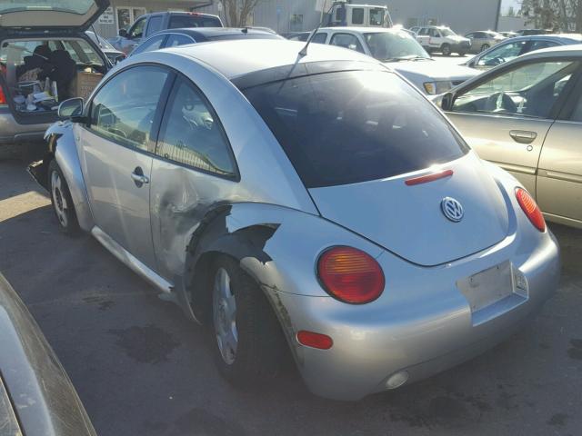 3VWDD21C9YM411672 - 2000 VOLKSWAGEN NEW BEETLE SILVER photo 3