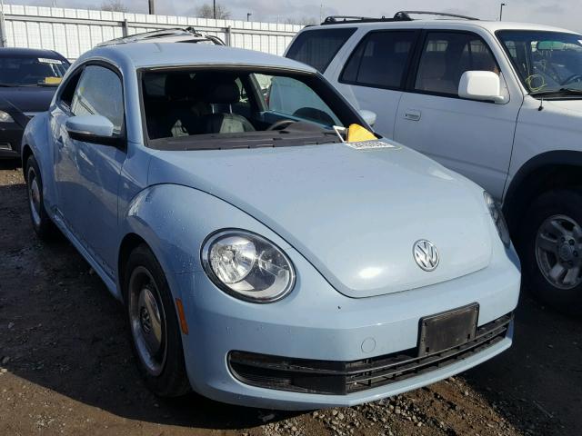 3VWJP7AT1CM665621 - 2012 VOLKSWAGEN BEETLE BLUE photo 1