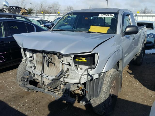 5TEUU42N07Z428375 - 2007 TOYOTA TACOMA ACC SILVER photo 2