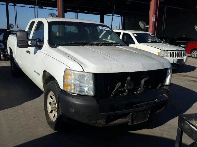 1GCSCPE08AZ210375 - 2010 CHEVROLET SILVERADO WHITE photo 1