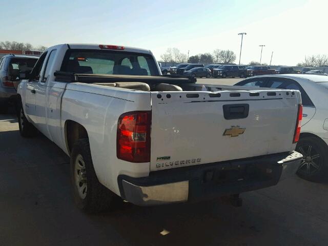 1GCSCPE08AZ210375 - 2010 CHEVROLET SILVERADO WHITE photo 3