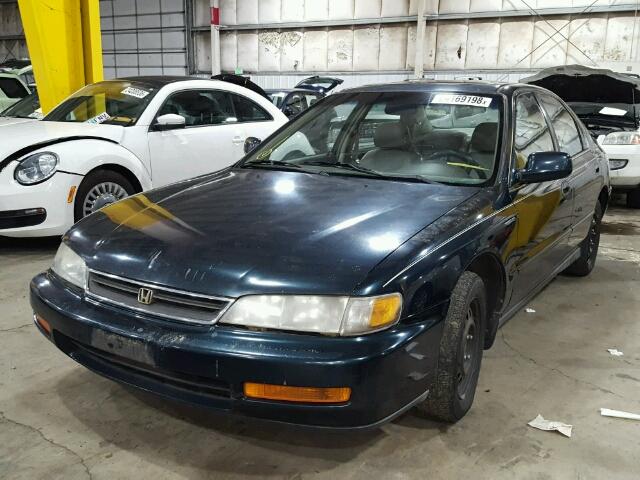 1HGCE6671VA024395 - 1997 HONDA ACCORD EX GREEN photo 2