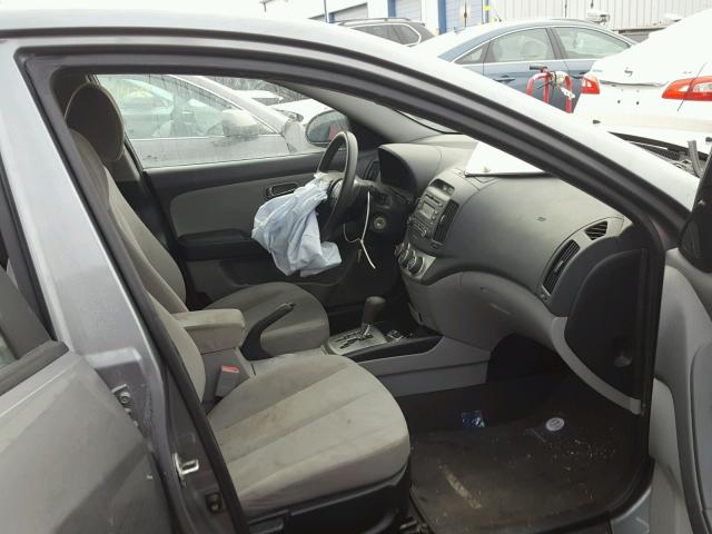 KMHDU4AD2AU937310 - 2010 HYUNDAI ELANTRA BL GRAY photo 5