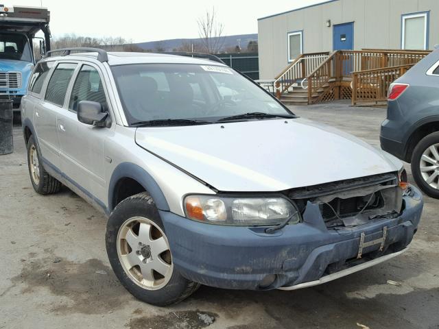 YV1SZ58D521080082 - 2002 VOLVO V70 XC SILVER photo 1