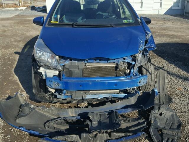 JTDKTUD34DD571131 - 2013 TOYOTA YARIS BLUE photo 9