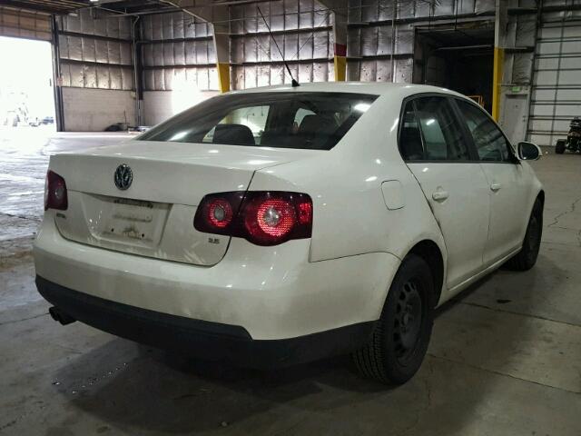 3VWJM71K28M174577 - 2008 VOLKSWAGEN JETTA S WHITE photo 4