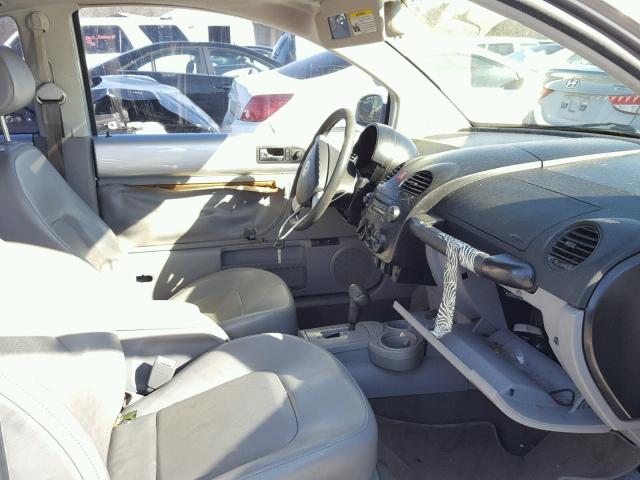 3VWCK31C95M402585 - 2005 VOLKSWAGEN NEW BEETLE 银色 照片 5