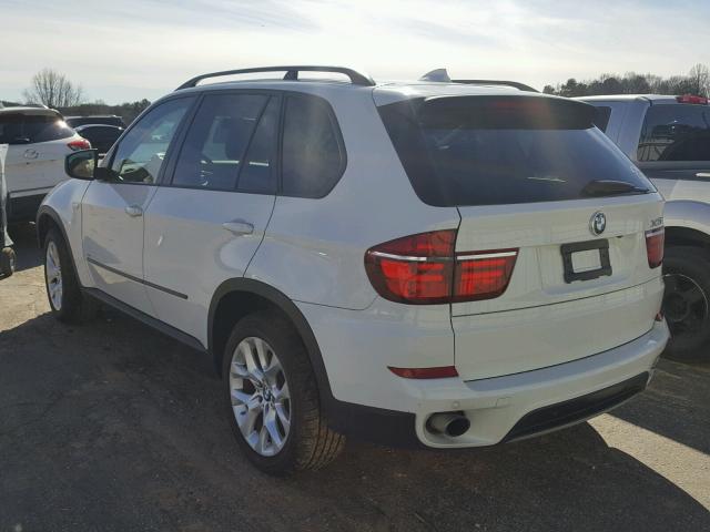 5UXZV4C59CL745712 - 2012 BMW X5 XDRIVE3 WHITE photo 3