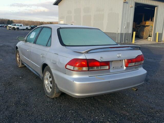 1HGCG56722A061004 - 2002 HONDA ACCORD SE SILVER photo 3