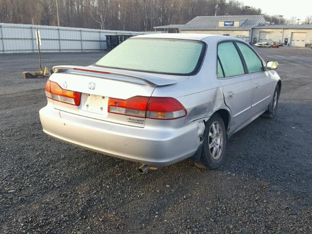 1HGCG56722A061004 - 2002 HONDA ACCORD SE SILVER photo 4