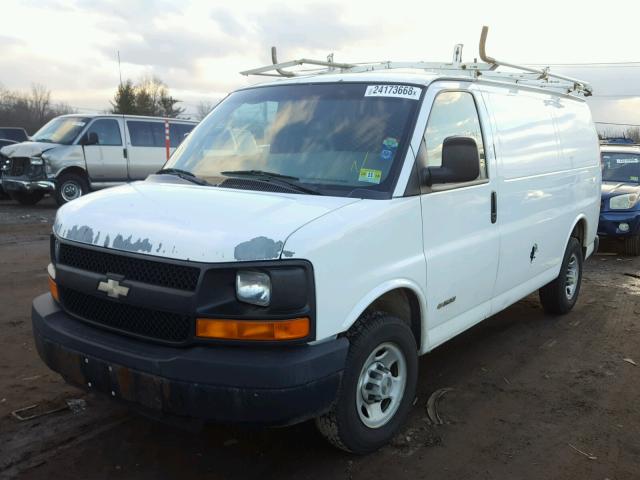 1GCGG25U161127019 - 2006 CHEVROLET EXPRESS G2 WHITE photo 2