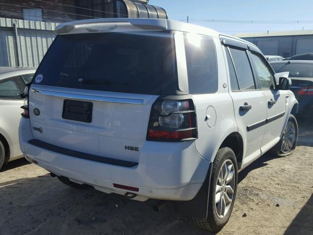 SALFR2BN6CH281398 - 2012 LAND ROVER LR2 HSE WHITE photo 4