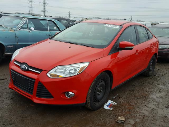 1FAHP3F23CL138746 - 2012 FORD FOCUS SE RED photo 2