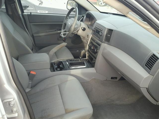 1J4GS48K95C663380 - 2005 JEEP GRAND CHER SILVER photo 5