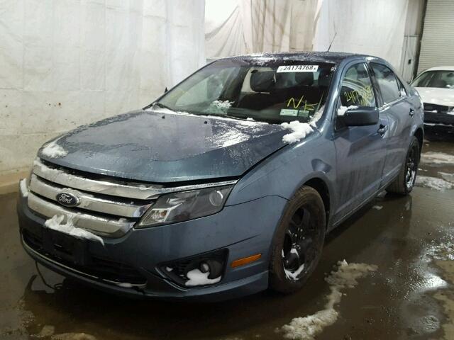 3FAHP0HA7BR116042 - 2011 FORD FUSION SE GRAY photo 2