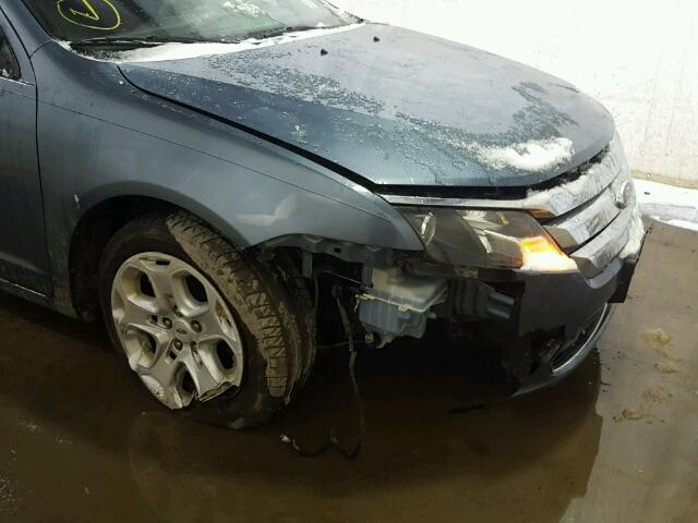 3FAHP0HA7BR116042 - 2011 FORD FUSION SE GRAY photo 9