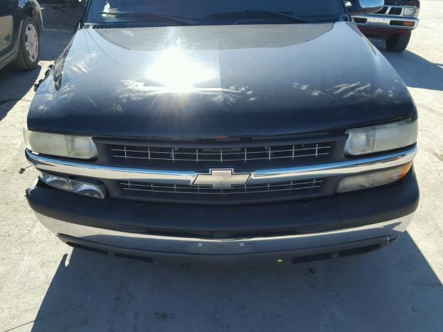 2GCEC19TX21425605 - 2002 CHEVROLET SILVERADO BLACK photo 7